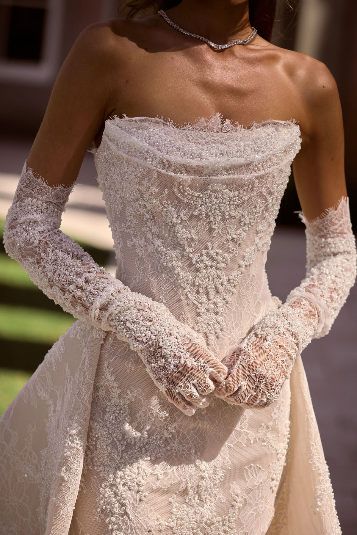 Bella Rose Lace Gloves