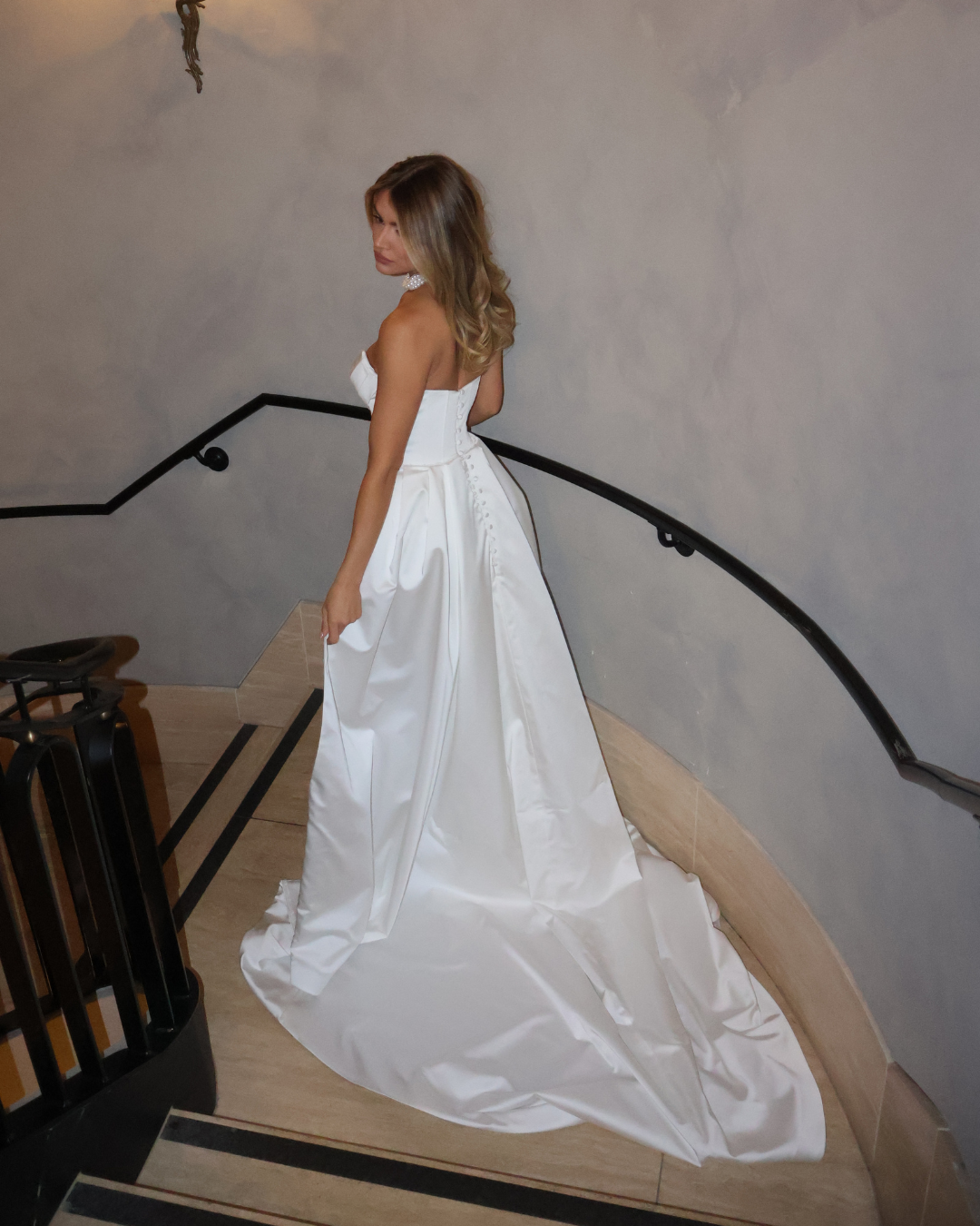 Satin Huntleigh